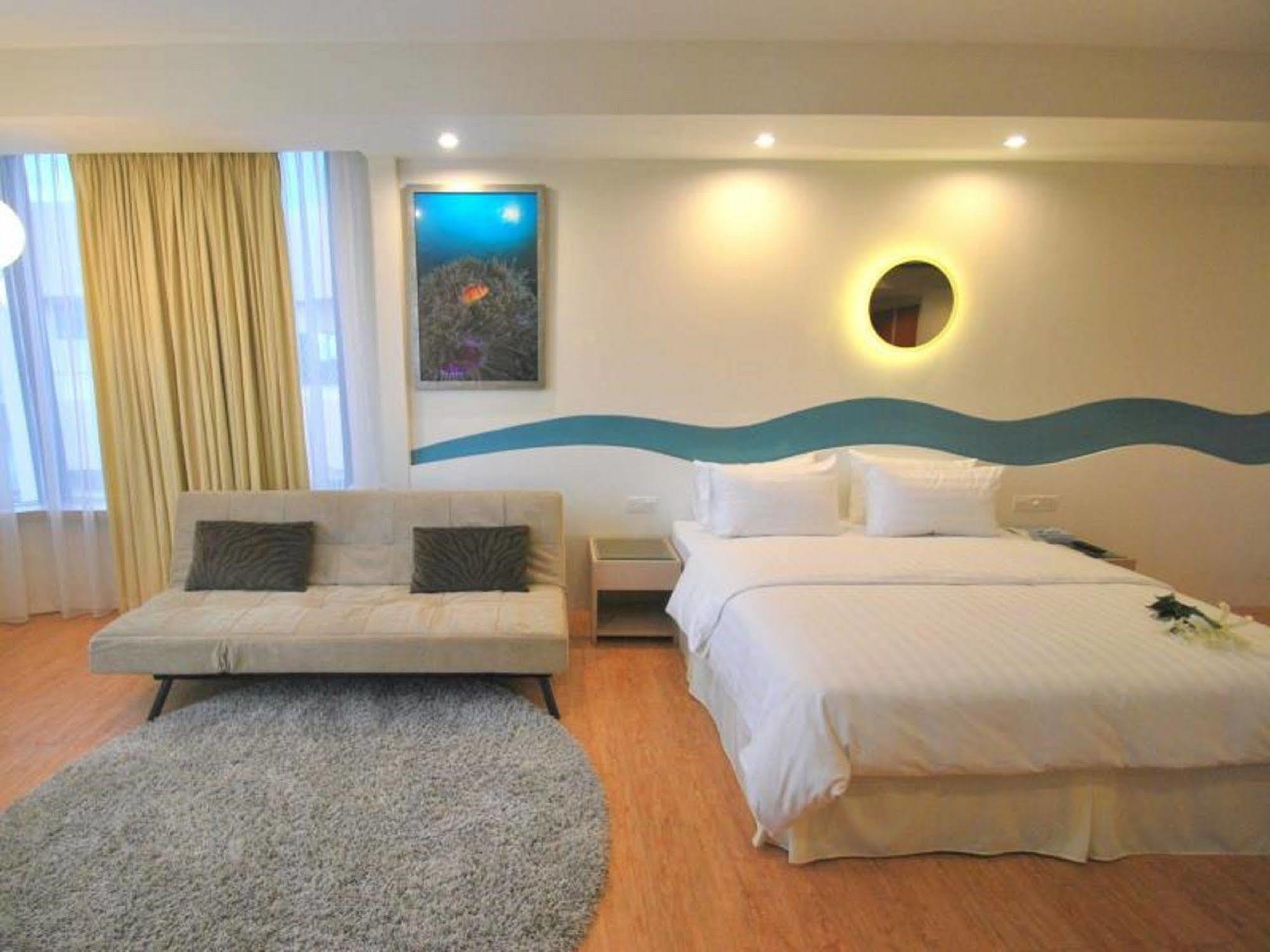 Oceania Hotel Kota Kinabalu Dış mekan fotoğraf