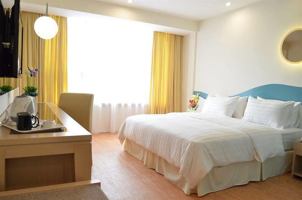 Oceania Hotel Kota Kinabalu Dış mekan fotoğraf