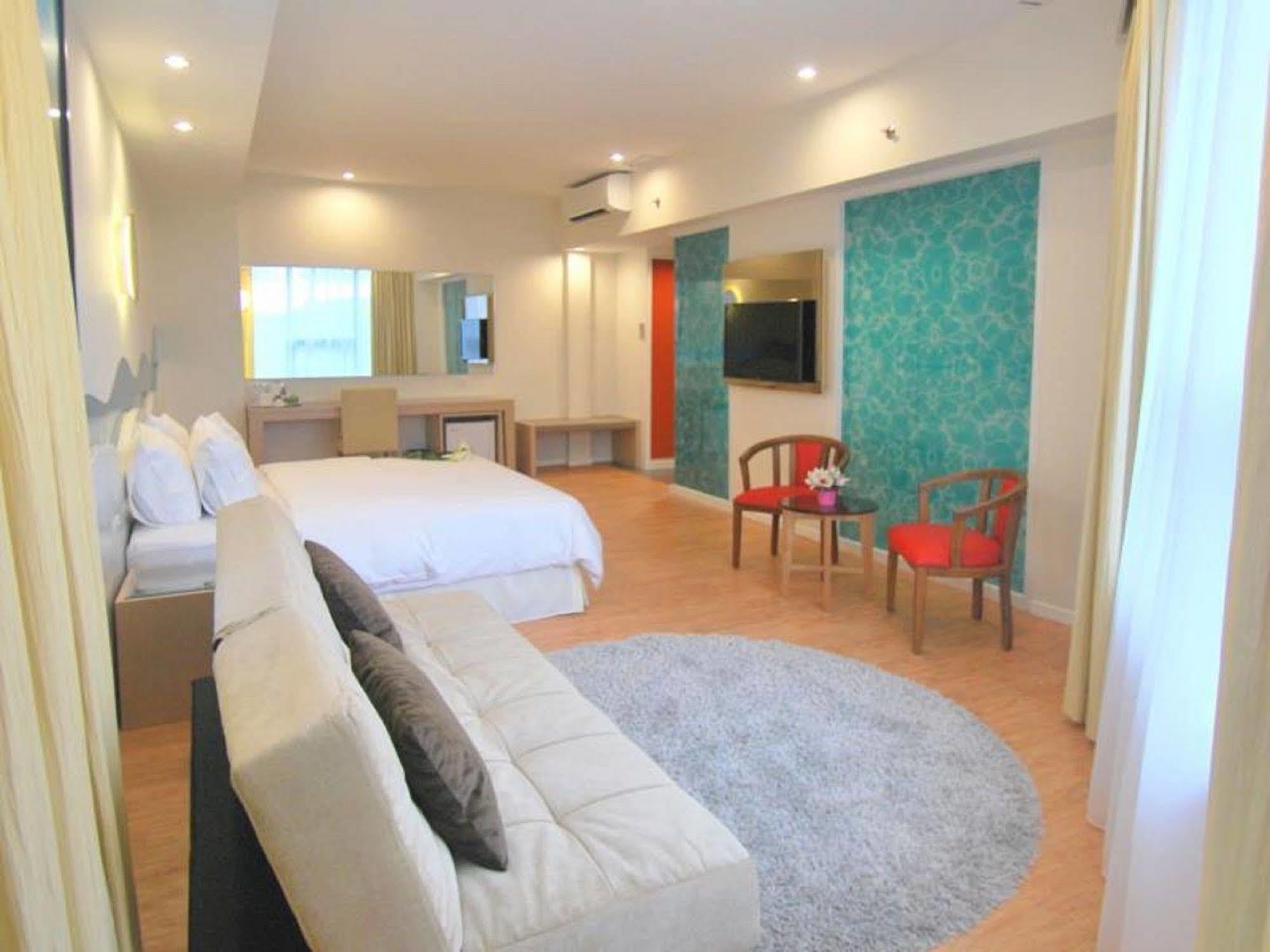 Oceania Hotel Kota Kinabalu Dış mekan fotoğraf