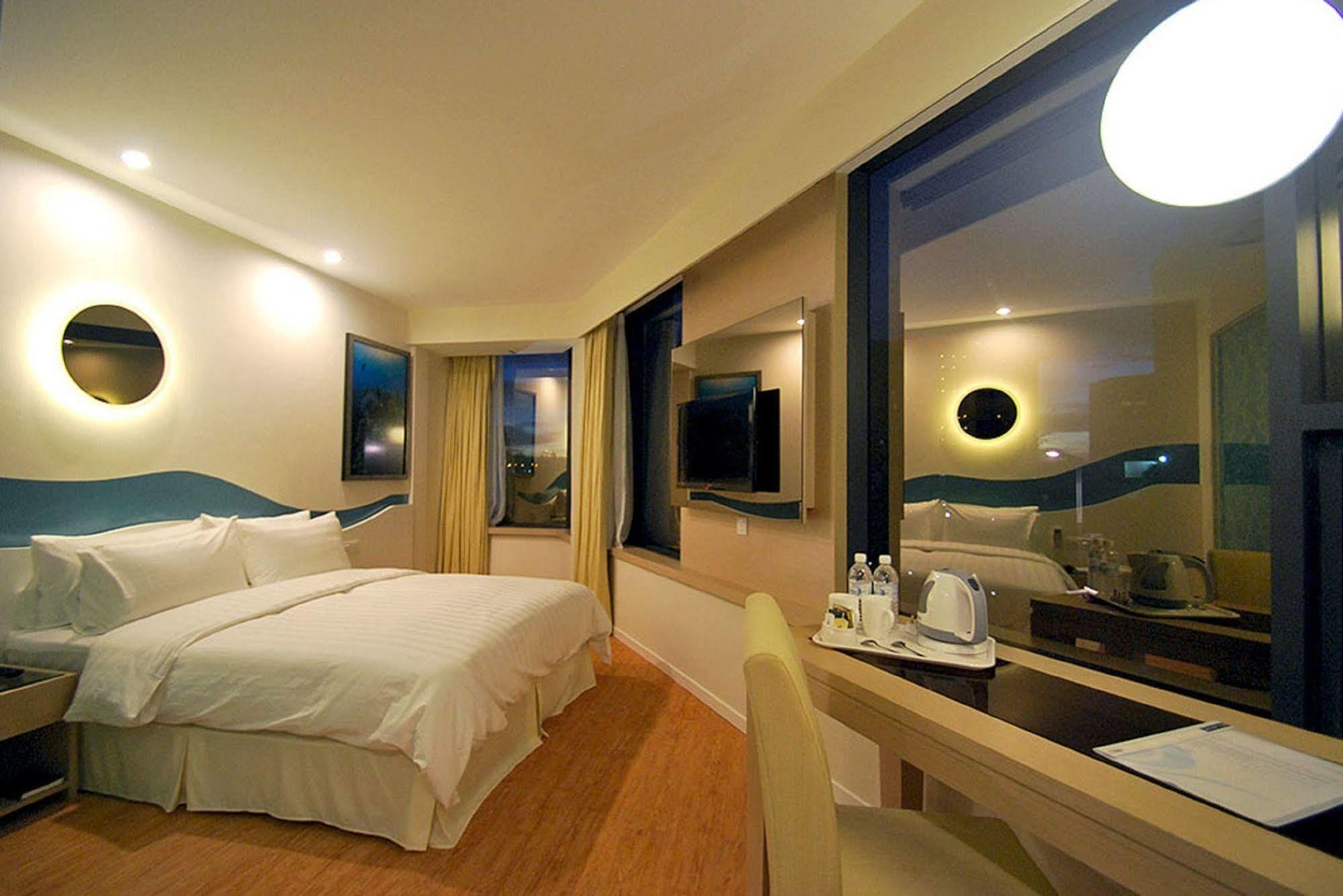 Oceania Hotel Kota Kinabalu Dış mekan fotoğraf